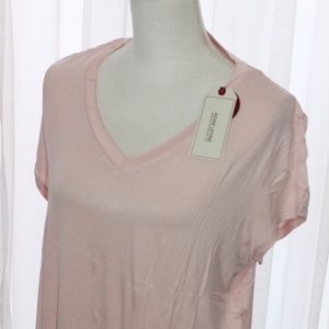Adam Levine Collection rose blush V neck new Ladies